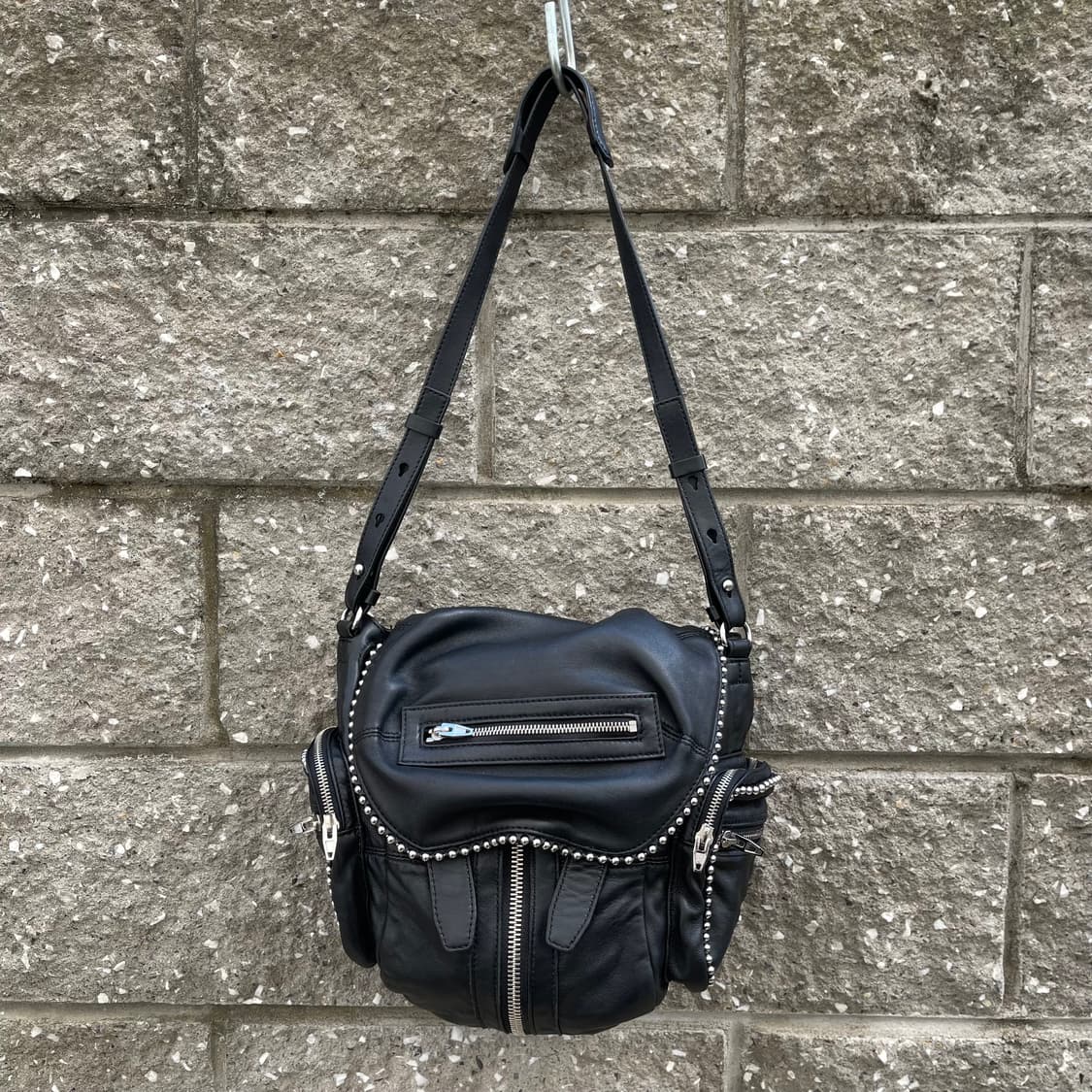 [OS] Alexander Wang 블랙 레더 크로스백 상품이미지1