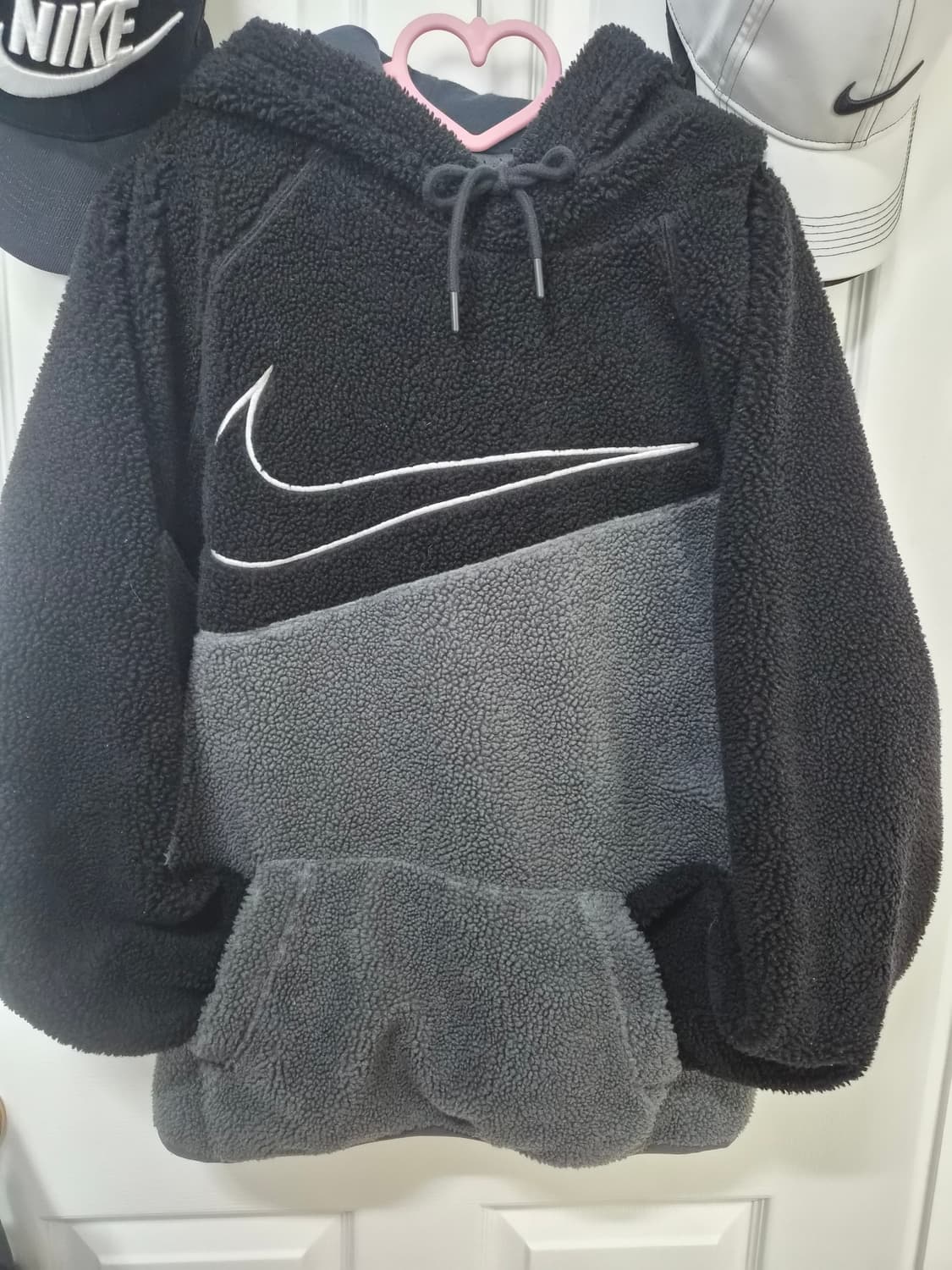 나이키 스우시 뽀글이 후드티 상품이미지1