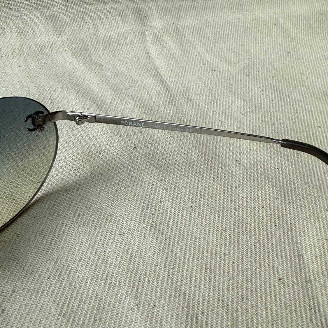 샤넬 실버 무테 선글라스 상품이미지5