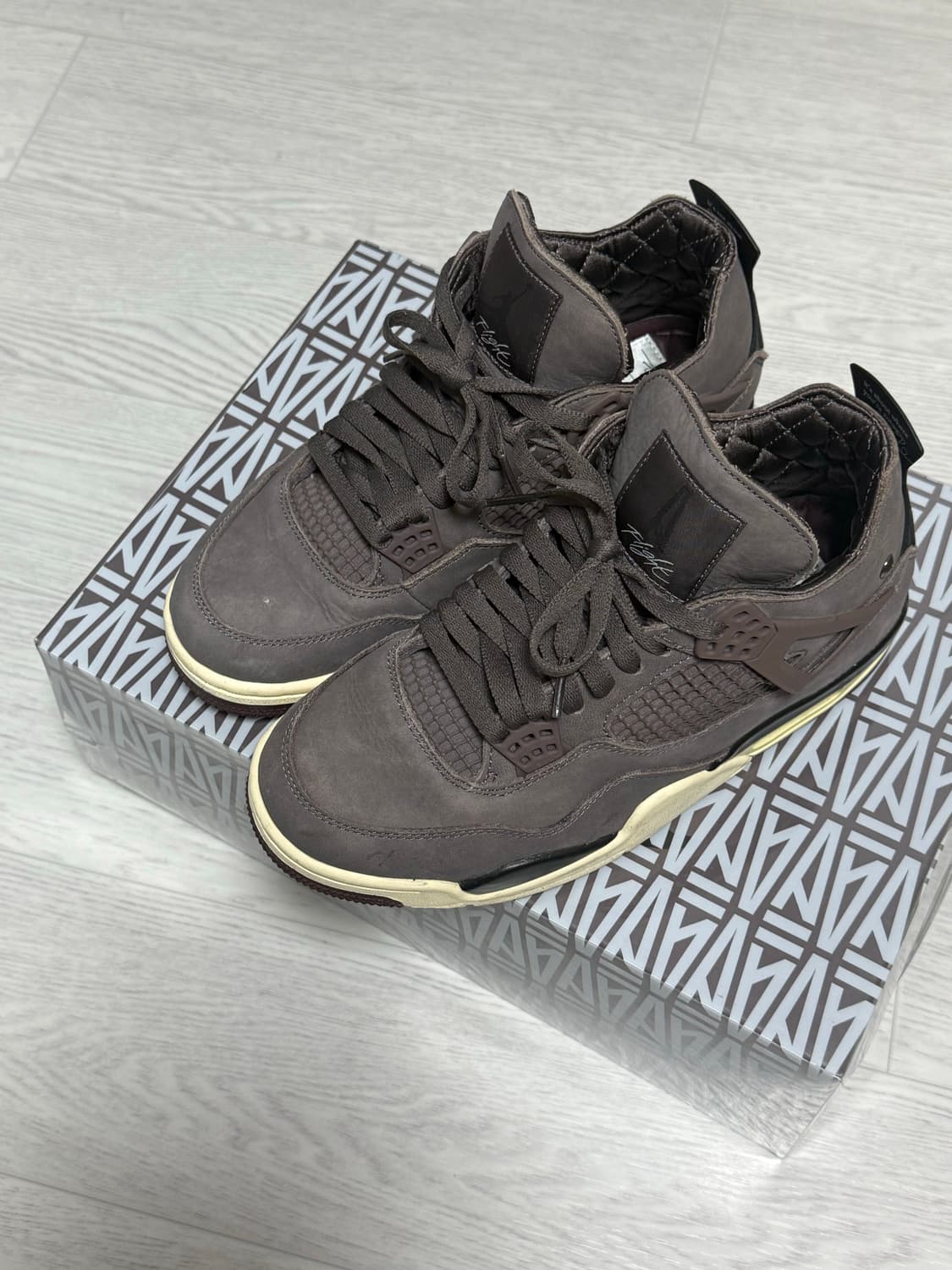 조던4 아 마 마니에르 레트로 바이올렛 250 상품이미지1