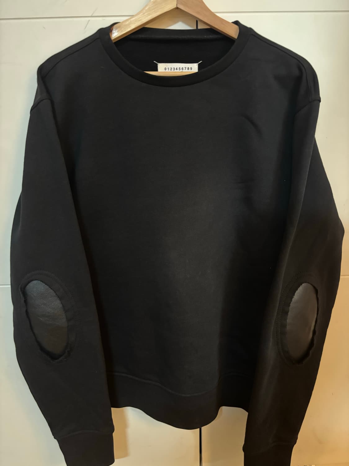 메종마르지엘라 엘보우레더패치 맨투맨 상품이미지1