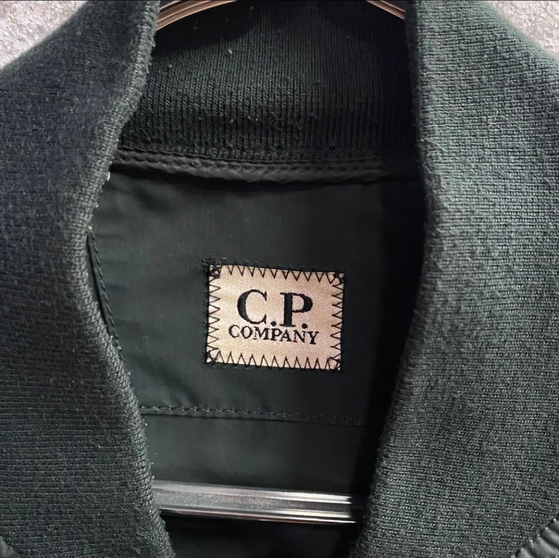 C.P 컴퍼니 사이드 포켓 렌즈 그린 코튼 블루종 상품이미지6