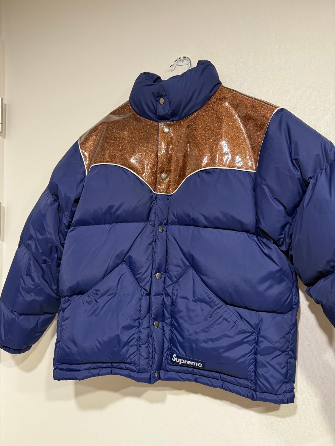 슈프림패딩 글리터 요크 다운 퍼퍼 자켓 네이비 - 22FW 상품이미지4