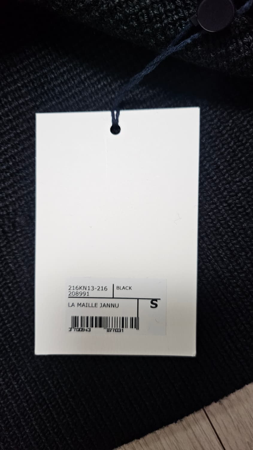 (새상품)자크뮈스 메리노울 넥 크롭 집업 스웨터 블랙/S 상품이미지4