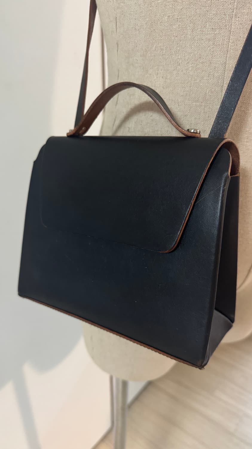 COS   블랙 가죽 미니 크로스백 토드백 상품이미지2