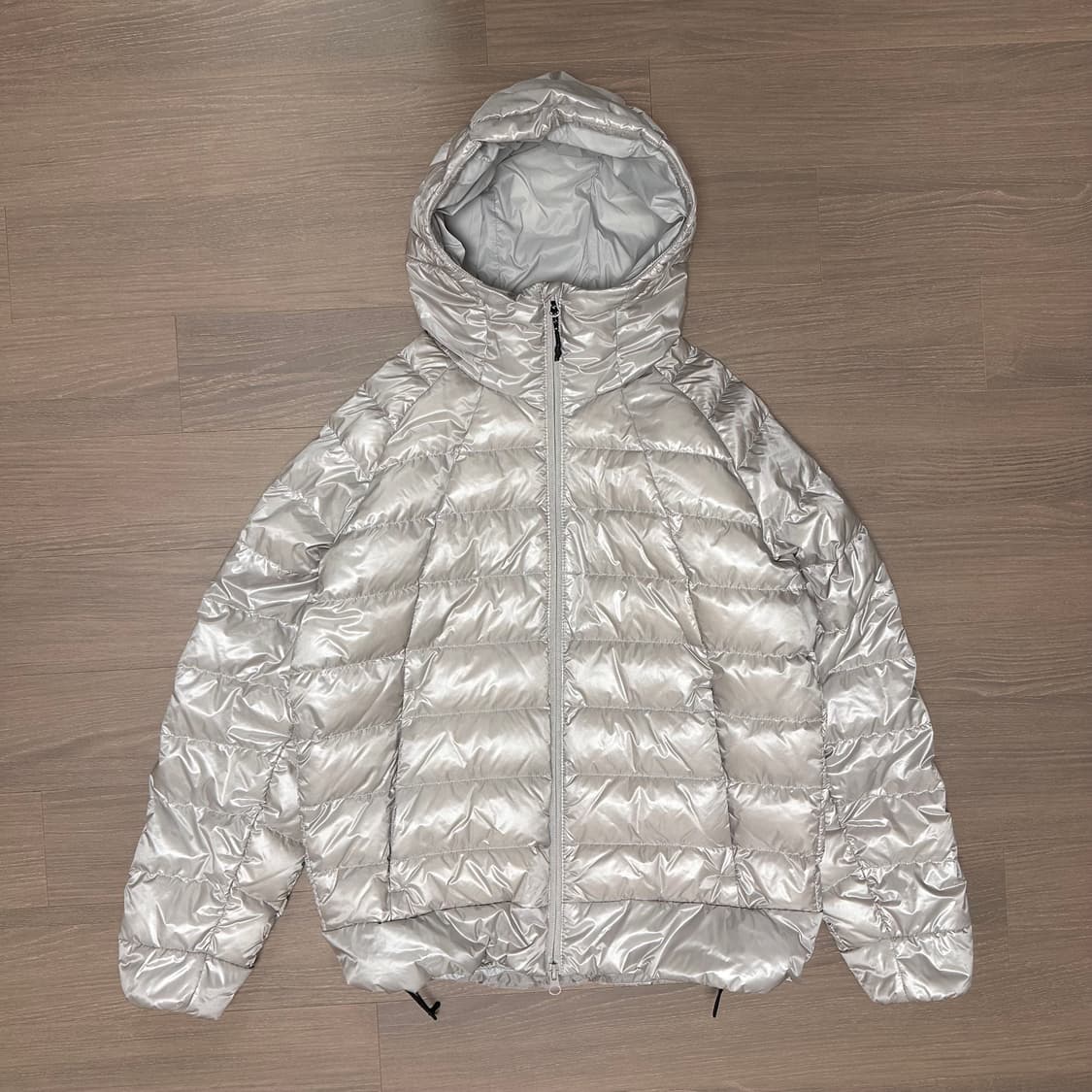 무신사스탠다드 아이언 라이트 다운 자켓 패딩 - 라이트 그레이 S 상품이미지1