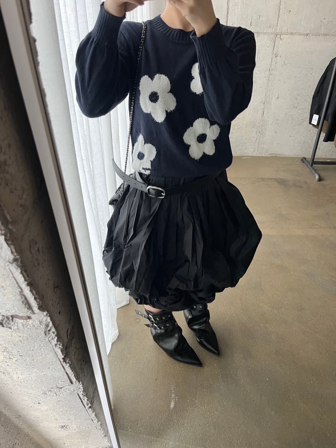 90s Courreges 꾸레쥬 플로럴 롱슬리브 니트 네이비 상품이미지3