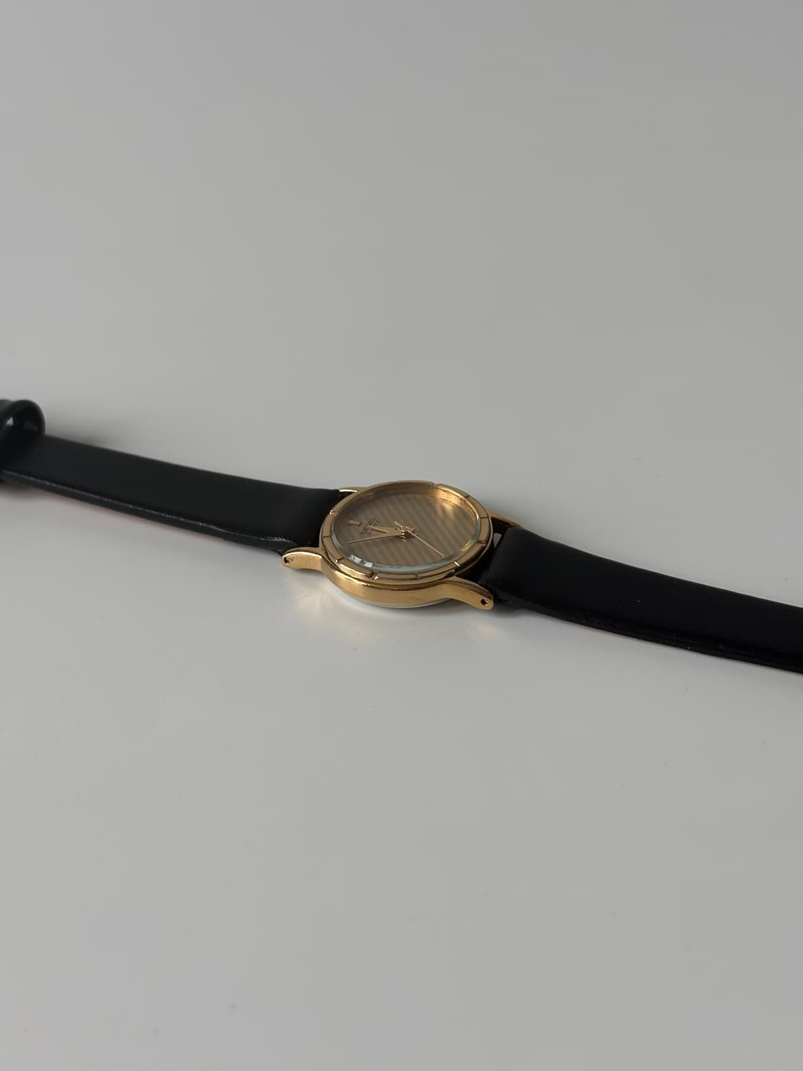 1980s Stripe Dial Gold Ladies Quartz 상품이미지4