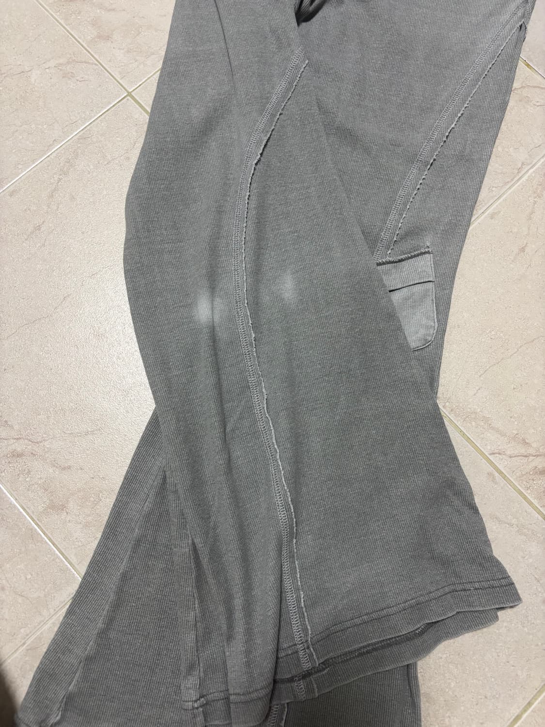 허그유어스킨 피그먼트 부츠컷 팬츠 카키 상품이미지3