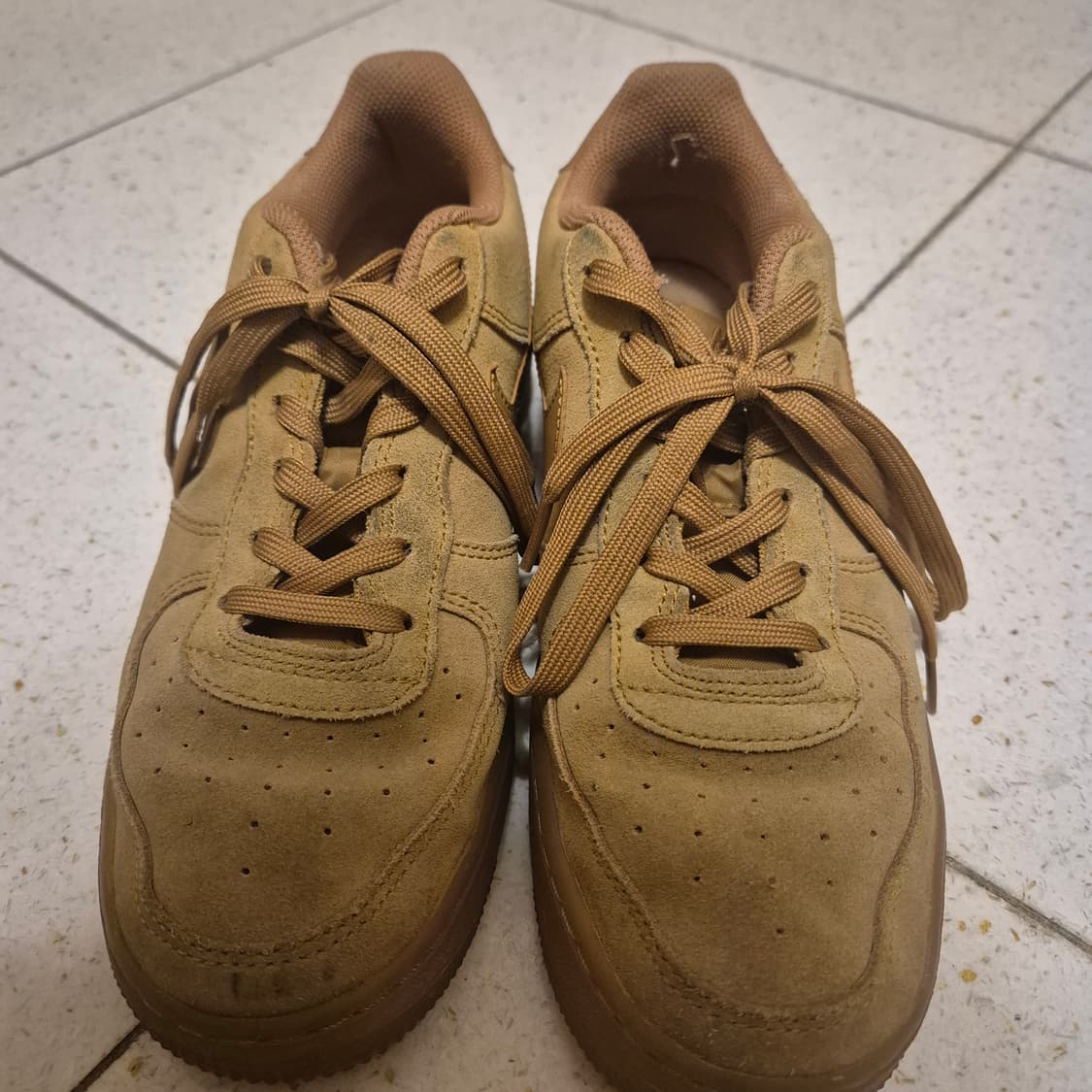 에어포스 된장 245 사이즈 판매해요 상품이미지1