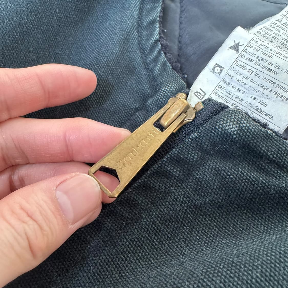 칼하트 블랙 빈티지 덕 캠퍼스 조끼 상품이미지3