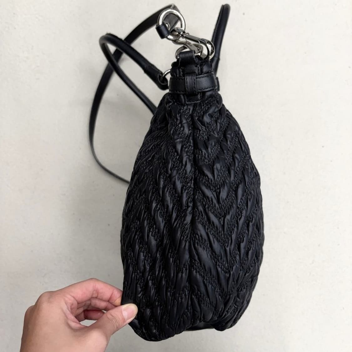 COACH 매디슨 퀼티드 쉐브론 린시 토트백 상품이미지4