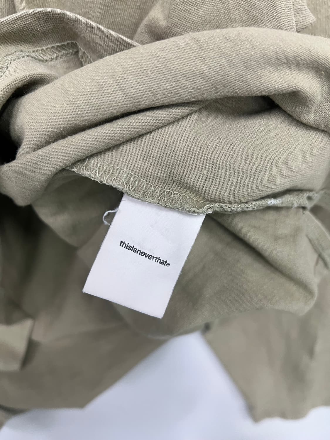 thisisneverthat 카키색 맨투맨  상품이미지3