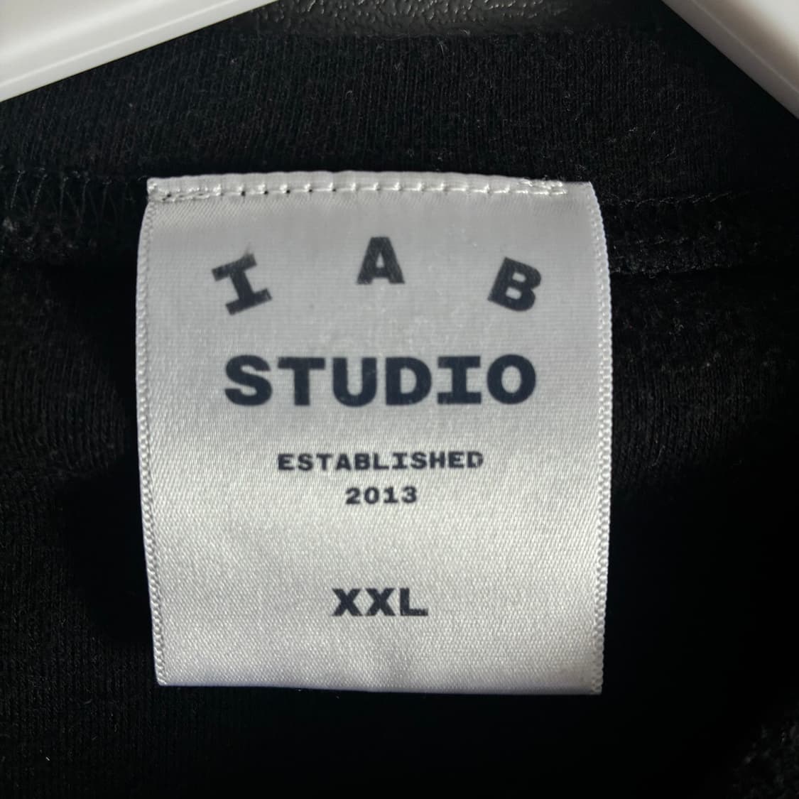 IAB studio  아이앱 스펠아웃 블랙 반팔 티셔츠  상품이미지6