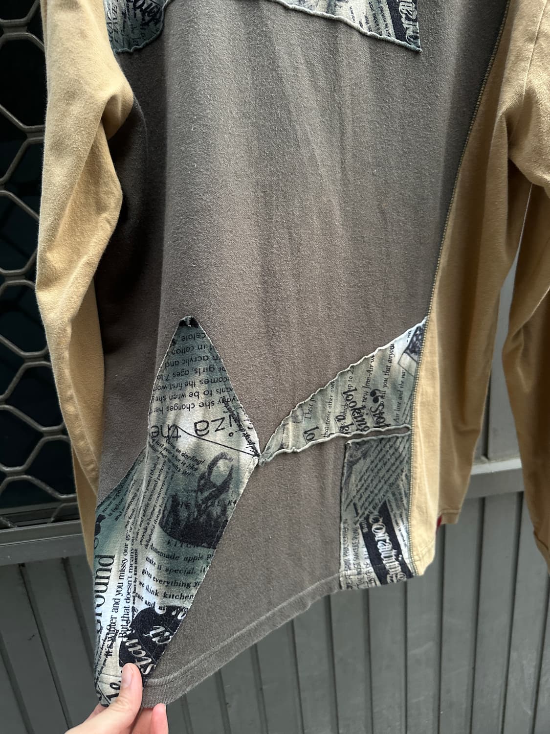Bros grunge patch detail long sleeve 상품이미지5