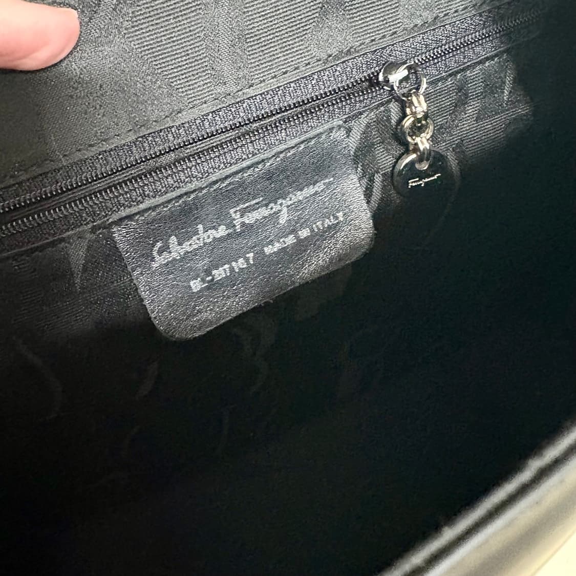 페라가모 바라 숄더백 상품이미지8