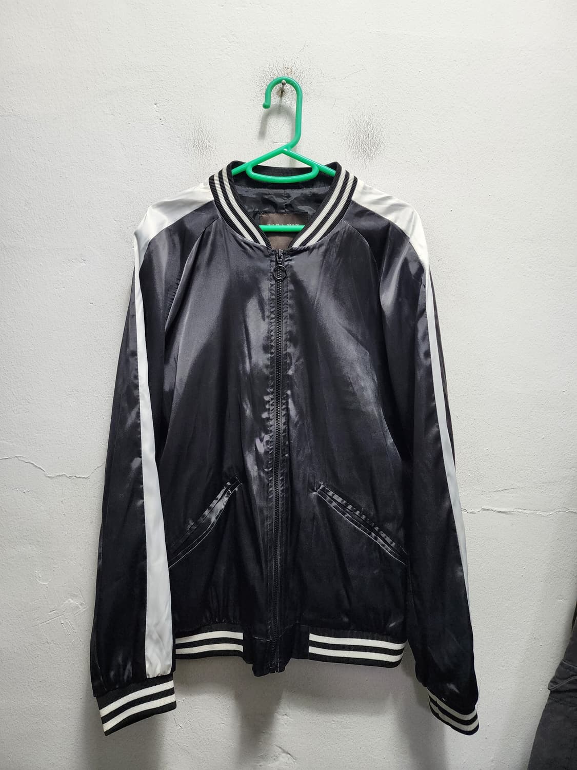 자라 호랑이 용 자수 블랙 야구점퍼 상품이미지1