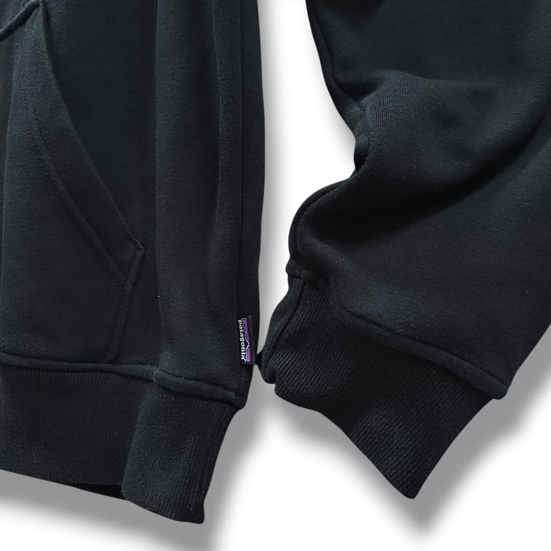 [L] 파타고니아 블랙 레귤러핏 기모 후드티셔츠 상품이미지6