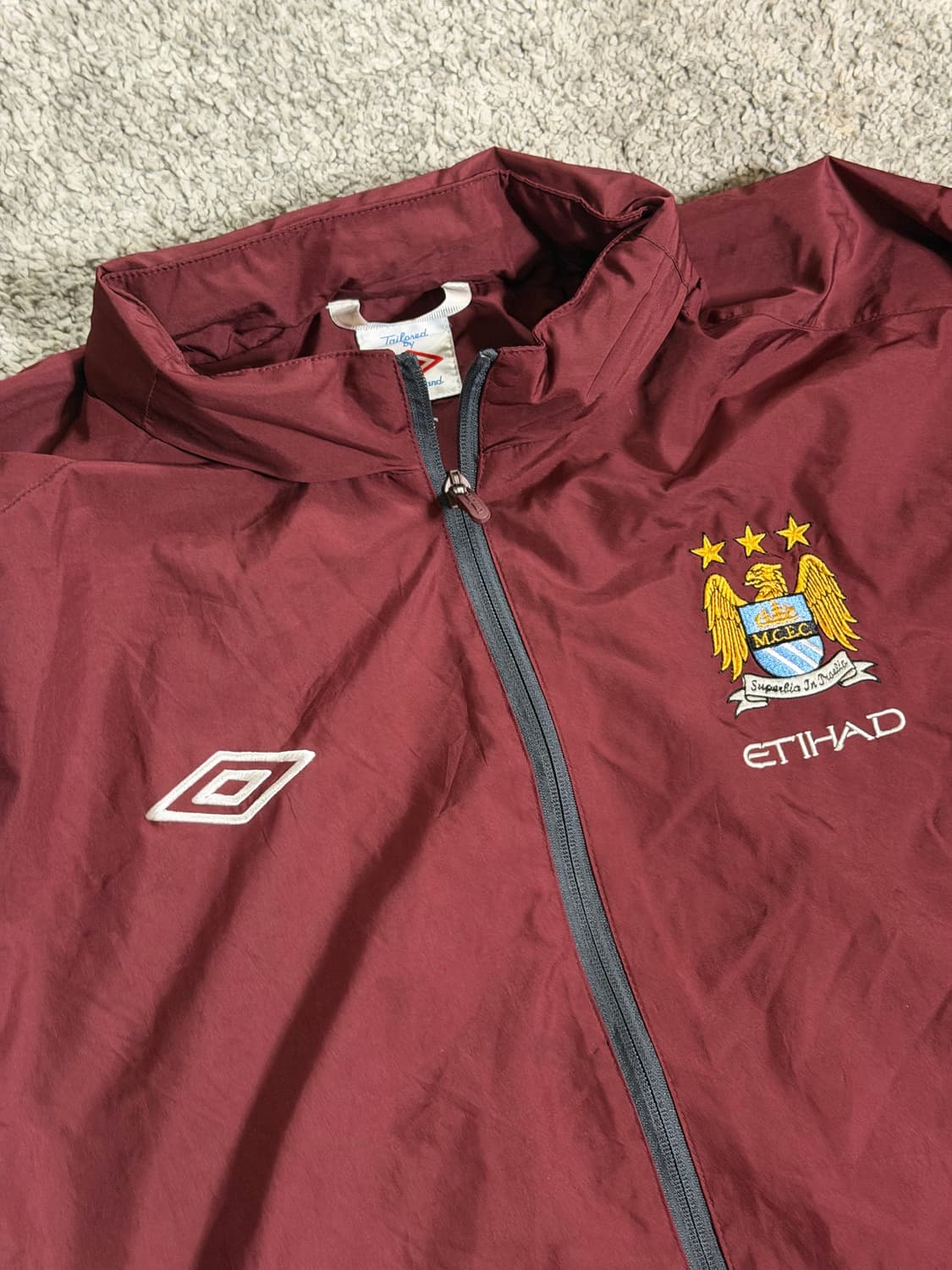 엄브로 맨시티 구형 바람막이 상품이미지3