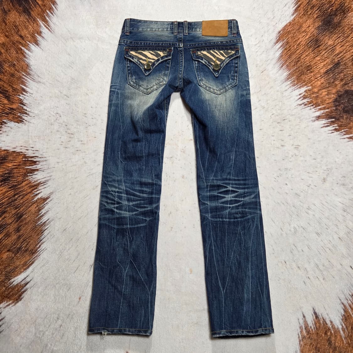 빈티지 워싱 애니멀 패턴 스트레이트핏 데님 팬츠 상품이미지1