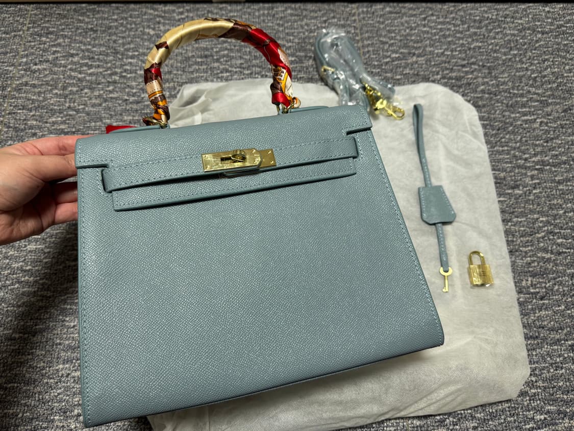 새상품 원가 12만원 소가죽 캘리st 소라색 토트백 핸드백 여성가방 상품이미지1