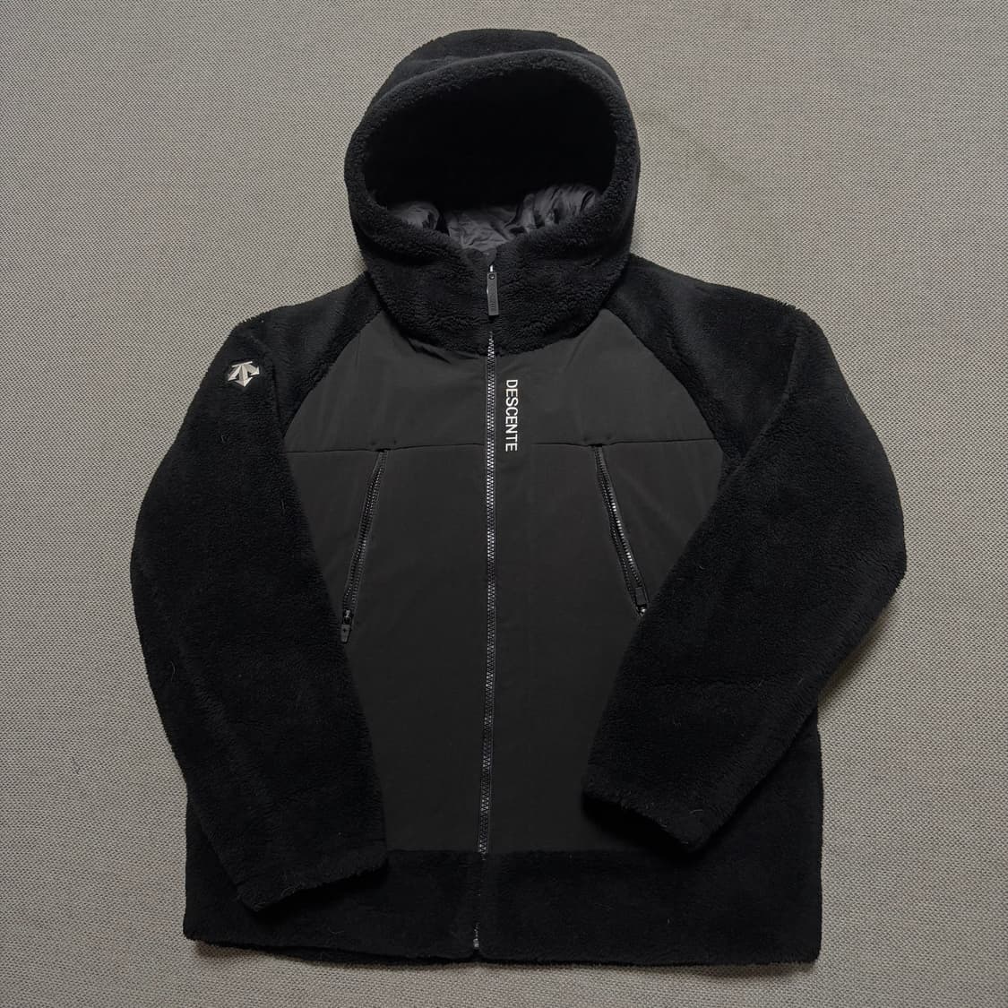 데상트 플리스 후디 패딩 자켓 상품이미지1