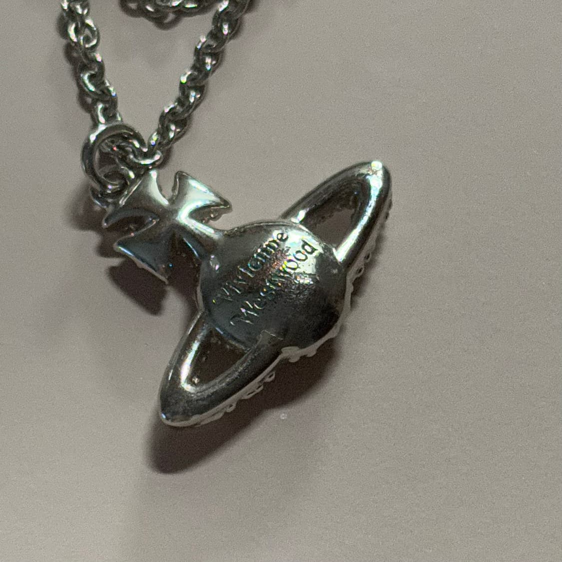 비비안 웨스트우드 그레이스 바스 릴리프 펜던트 목걸이 실버 상품이미지2