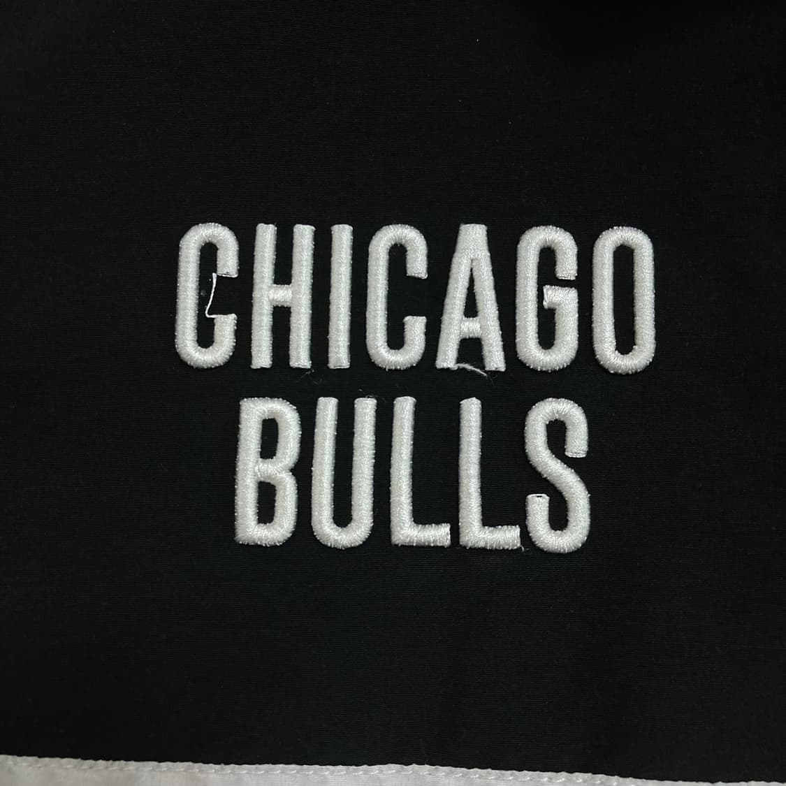 NBA 시카고 불스 로고 배색 바람막이 아노락 상품이미지4