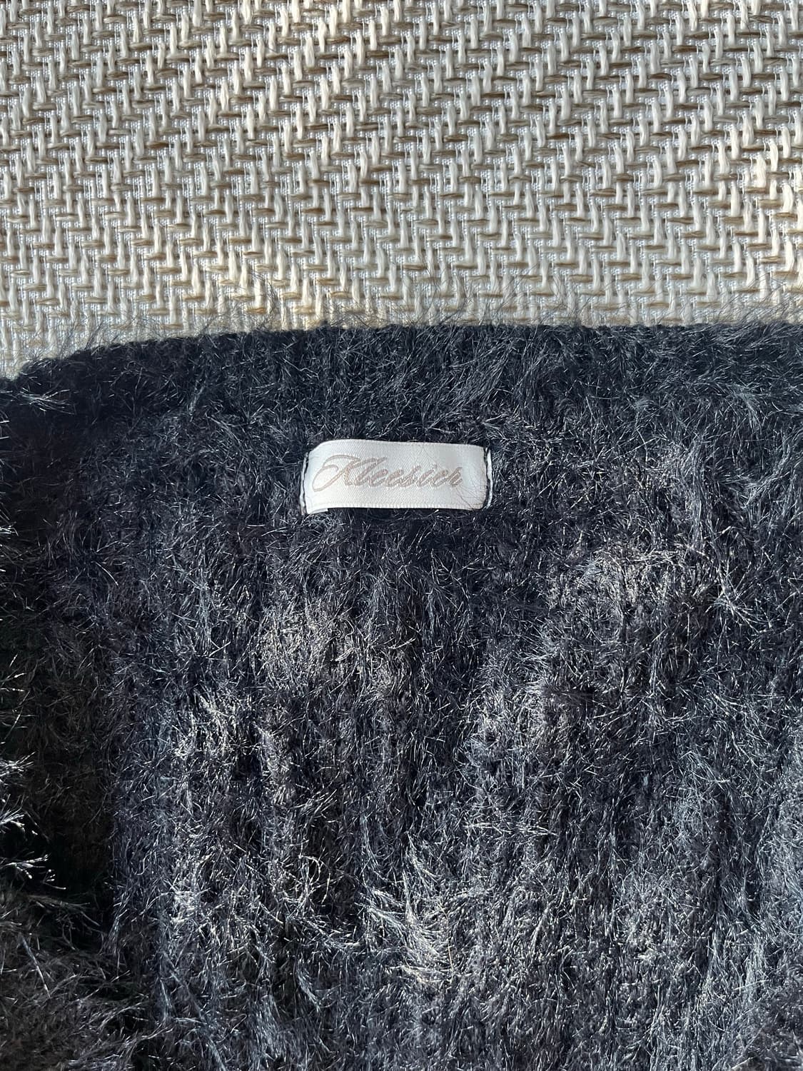 클리시어 슈가플럼 헤어리 가디건 블랙  상품이미지3