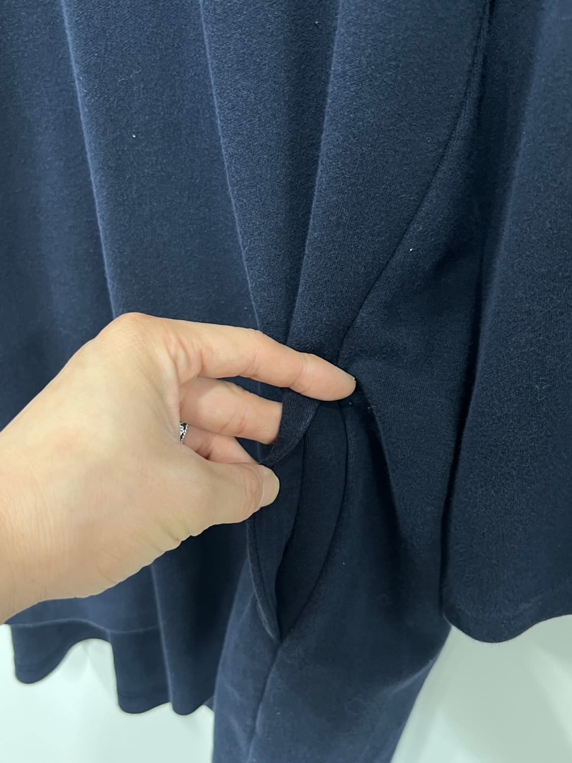 에비수 스펠링 로고 풀오버 원피스 상품이미지3