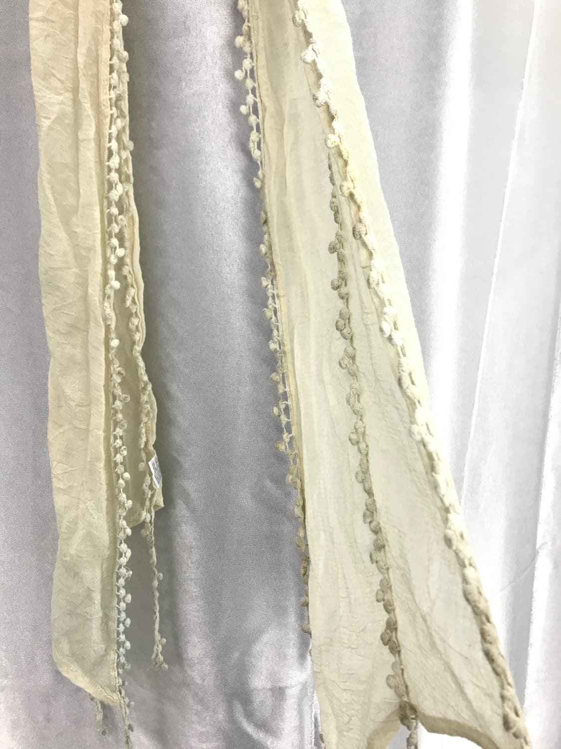 Ivory ball ruffle detail muffler 상품이미지2