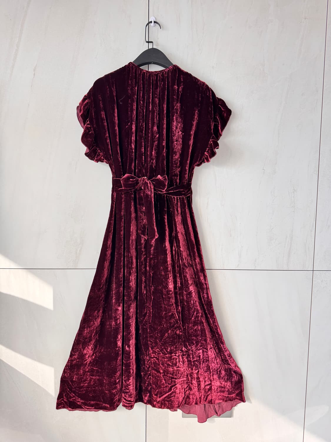 새상품 MASSCOB 벨벳 롱 원피스xs(44사이즈)made in SPA 상품이미지9