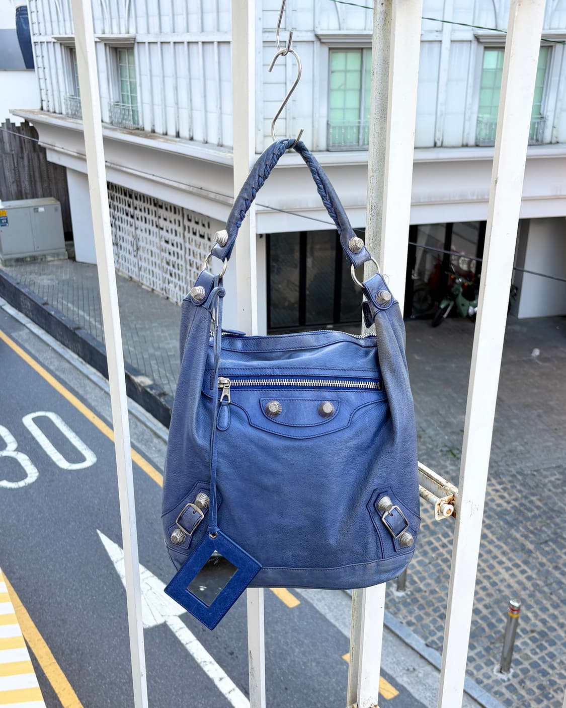 발렌시아가 코발트블루 클래식 데이백 상품이미지1