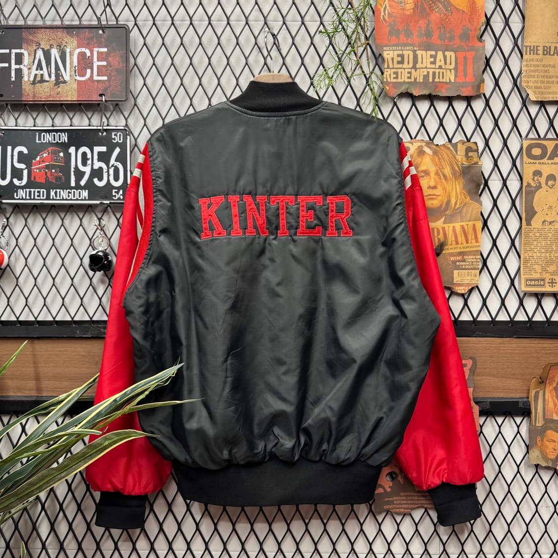 90s USA VINTAGE 바시티 자켓 자수 포인트 블랙 레드 배색 상품이미지2
