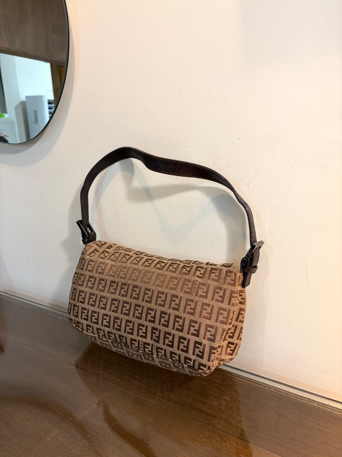 펜디 주키노 더블 플랩 바게트 백 상품이미지4