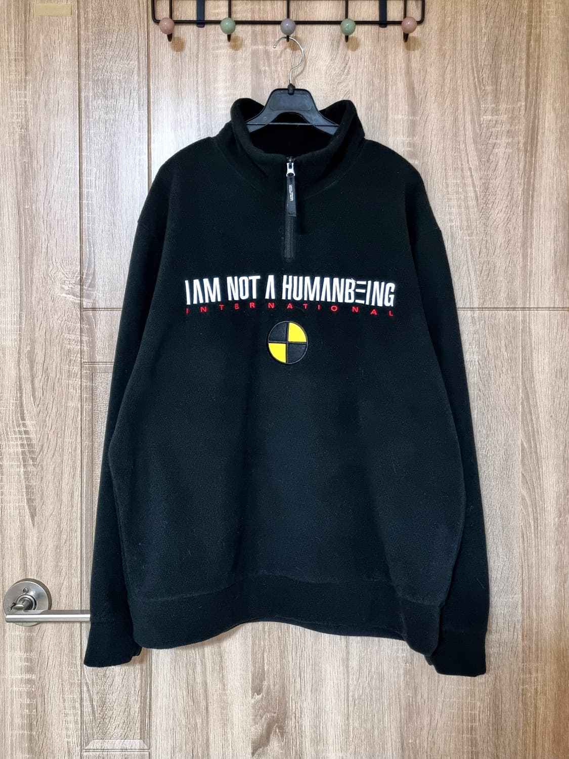 아임낫어휴먼비잉 반집업 플리스 맨투맨 상품이미지1