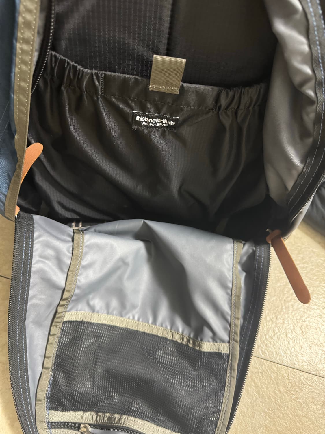 그레고리 x 디스이즈네버댓 데이팩 네이비 상품이미지3