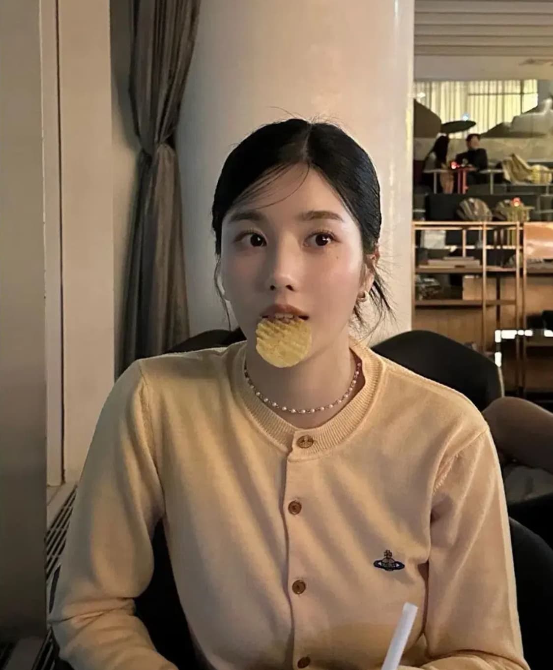 xxs 비비안웨스트우드 가디건 베아 페일옐로우 노랑 캐시미어 브이넥 자수 상품이미지3