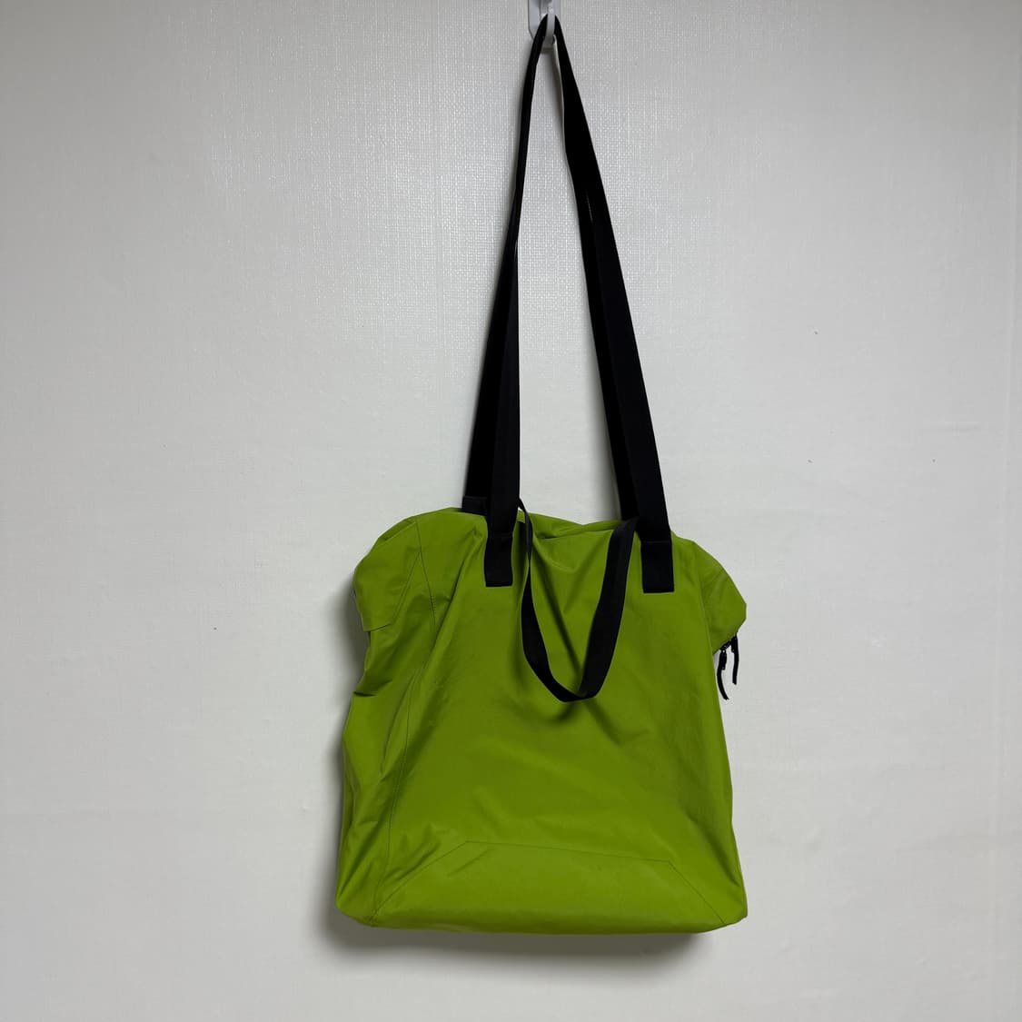 SEQUE TOTE RE-NYLON 그린 상품이미지2