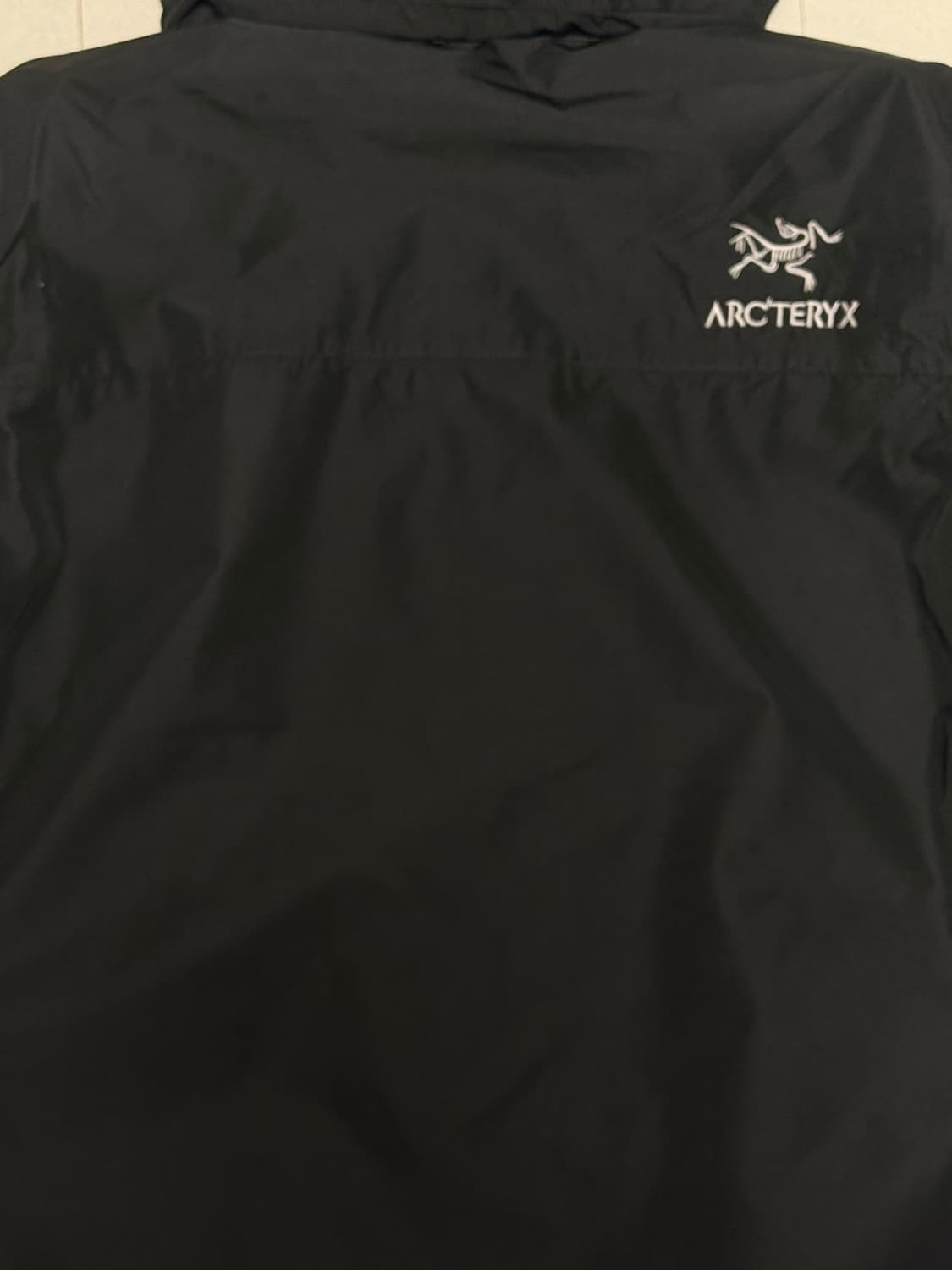 아크테릭스 바람막이 블랙 M 상품이미지3