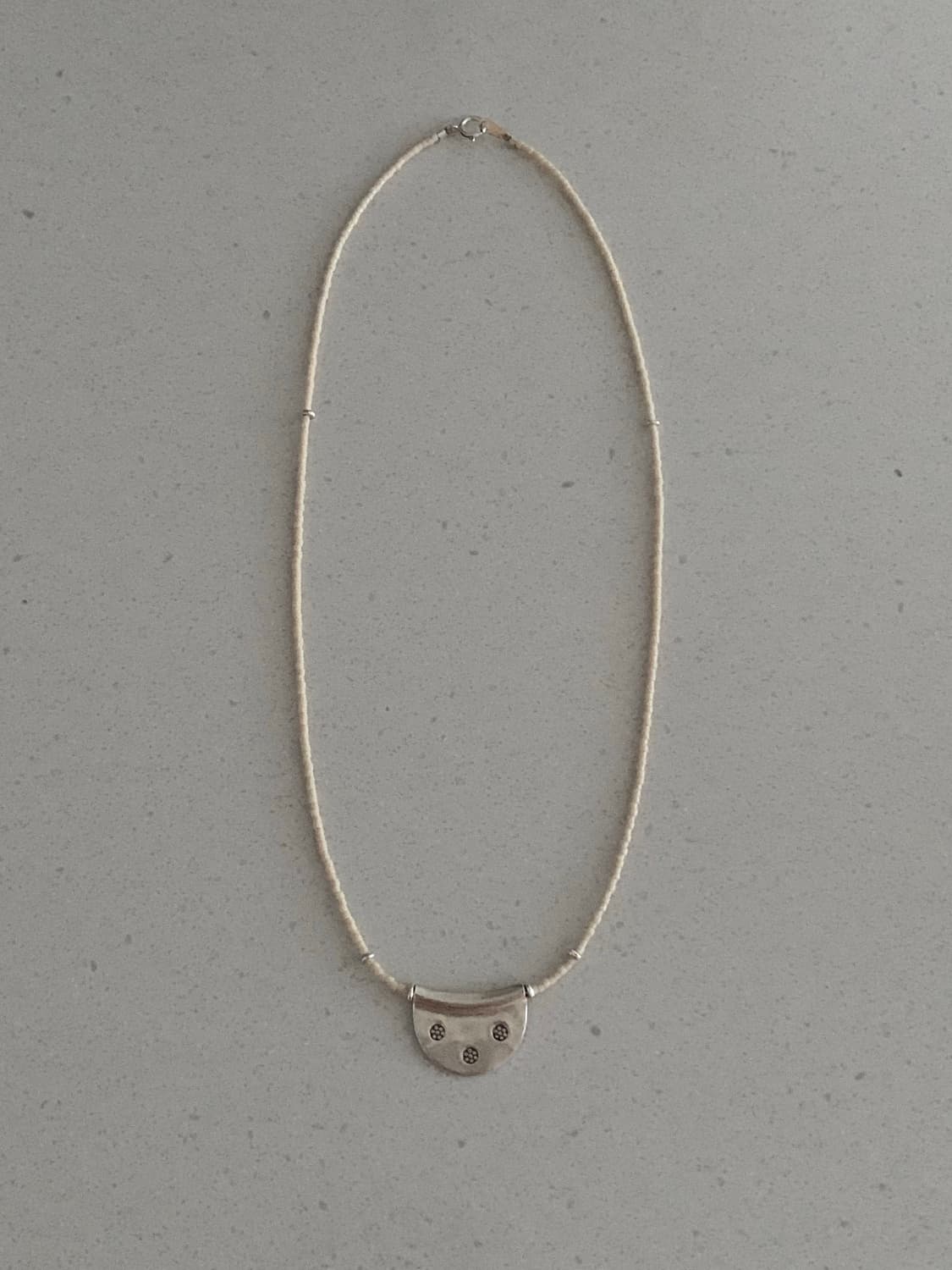 𝙗𝙚𝙩𝙬𝙚𝙚𝙣 𝘾 𝙖𝙣𝙙 𝙁 목걸이 상품이미지3