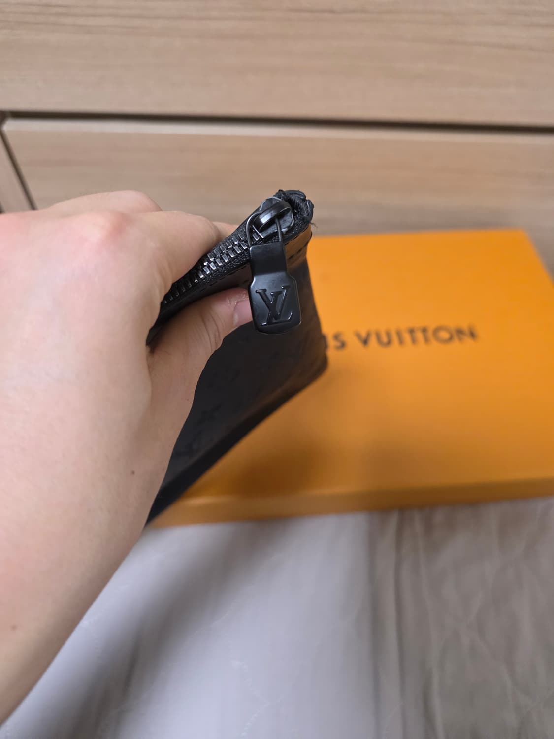 루이비통 쉐도우 포쉐트  모노그램 클러치 블랙 상품이미지6
