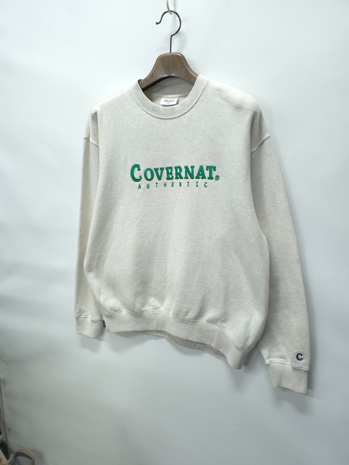 커버낫 그린자수 로고 맨투맨 오트밀 (105~110) 상품이미지2