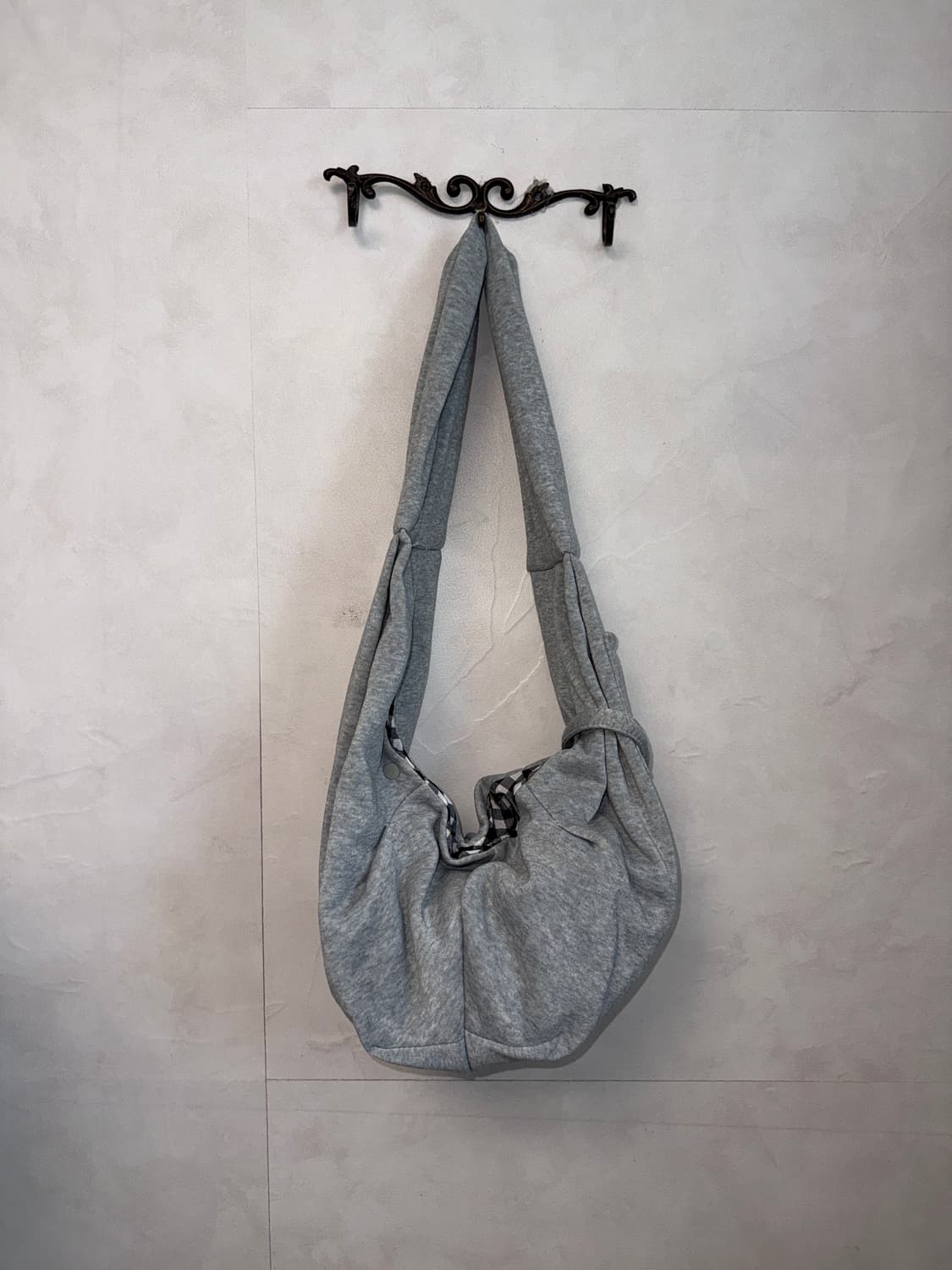 Gray cotton croissant sling bag 상품이미지4