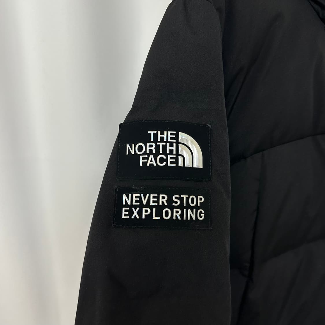  노스페이스 남자 후드 패딩 검정 새것과같아요 95  M 상품이미지3