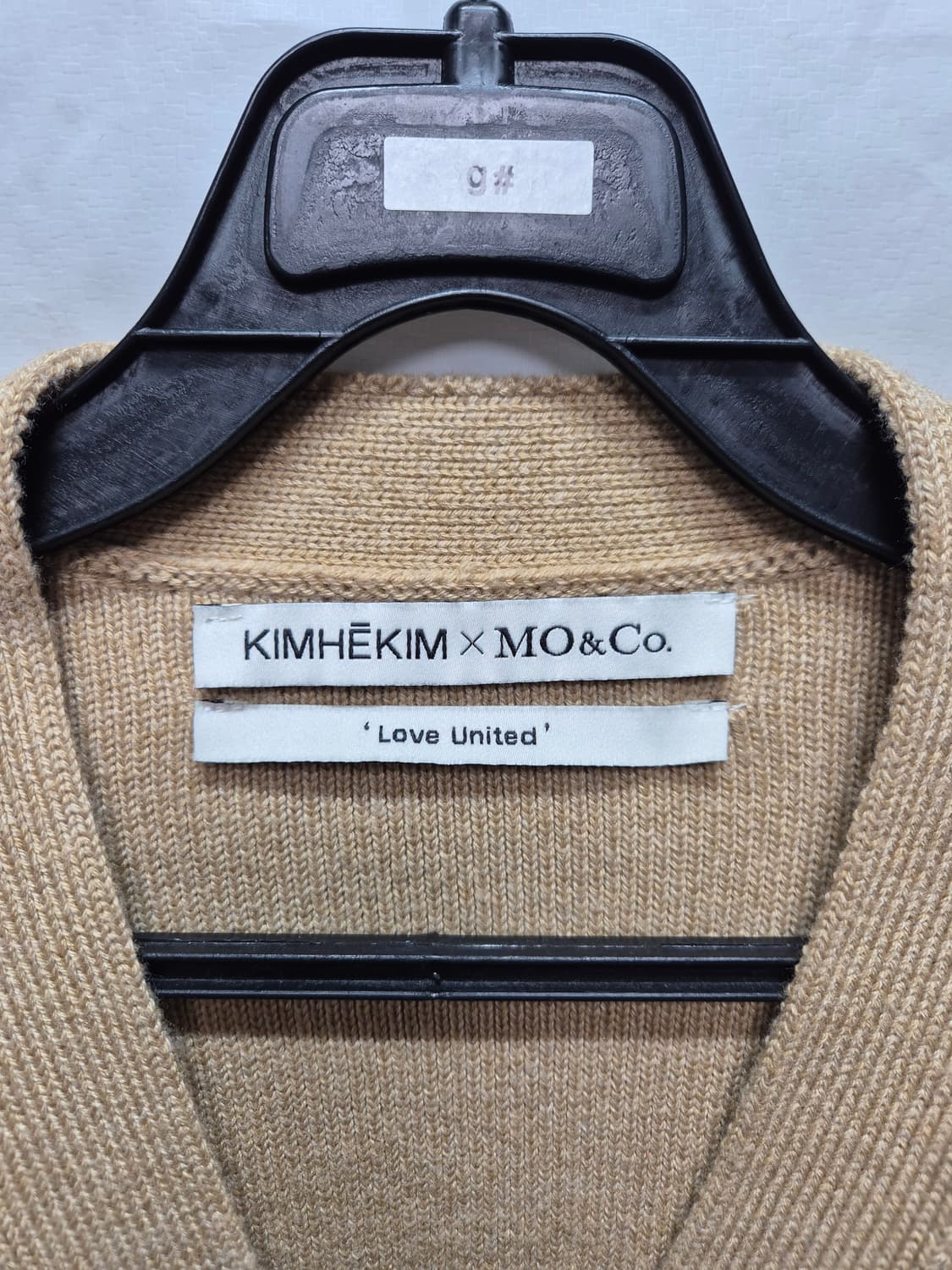 김해김 x mo&co 가디건 상품이미지3