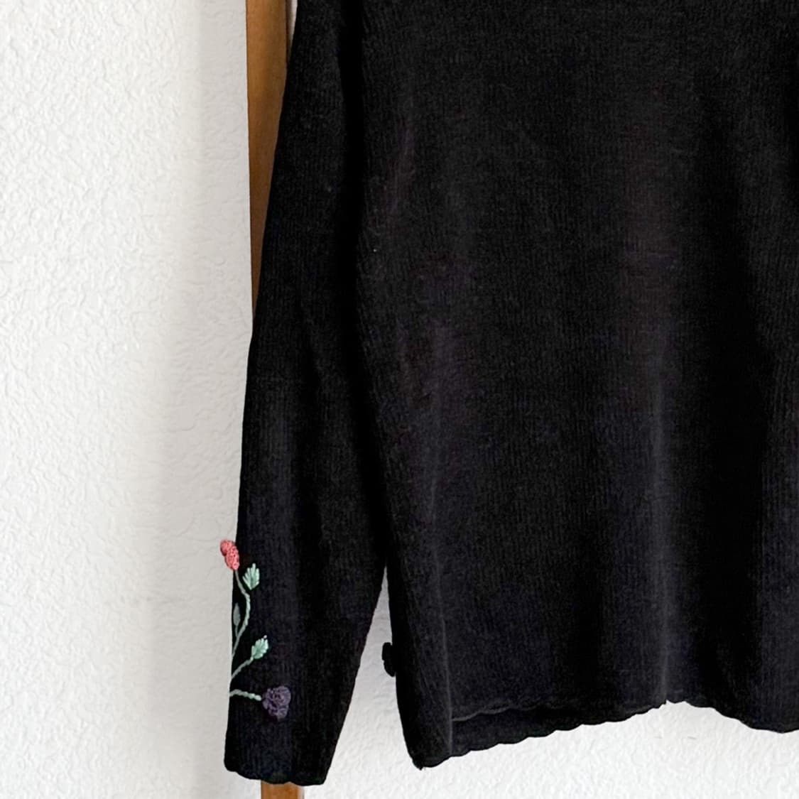 블랙 가든 플라워 자수 니트 상품이미지10
