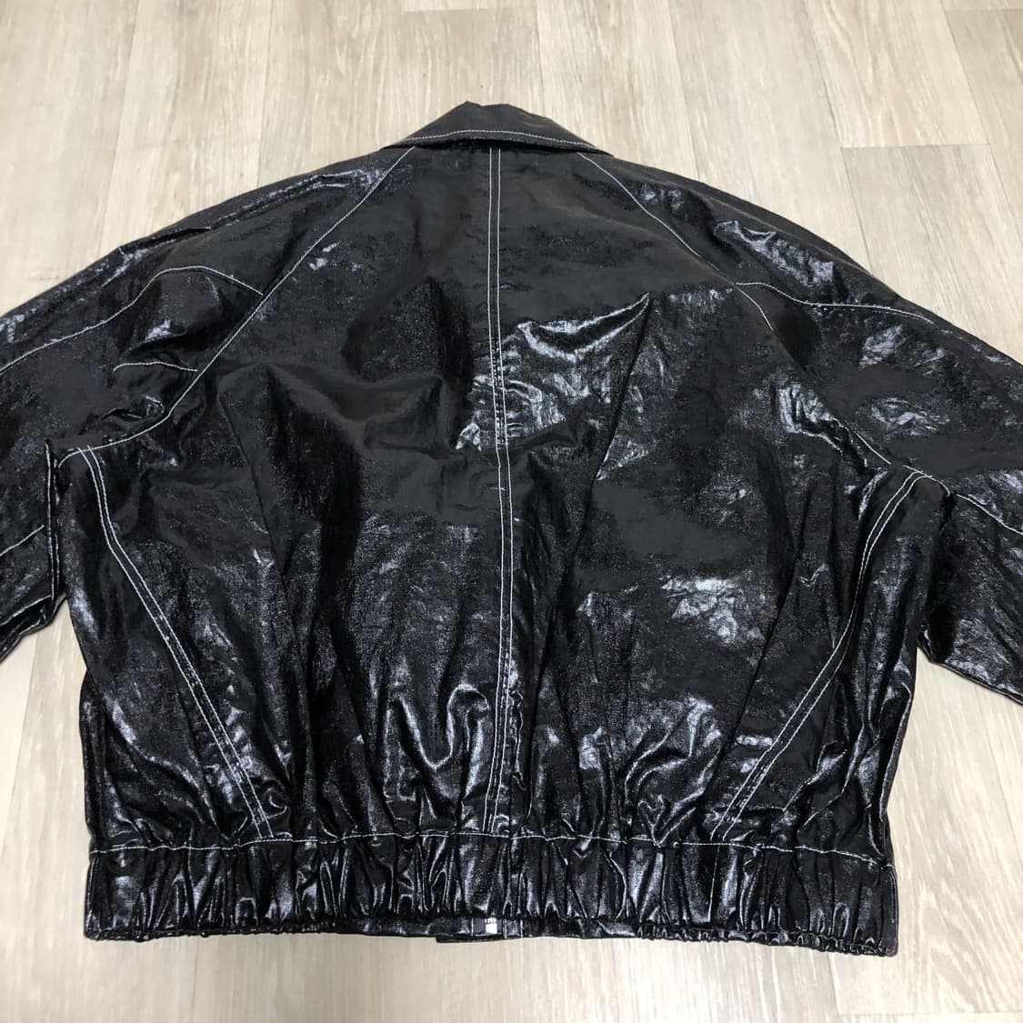 (S) 새상품 인사일런스 INSILENCE 우먼 글로시 리버시블 점퍼 상품이미지10