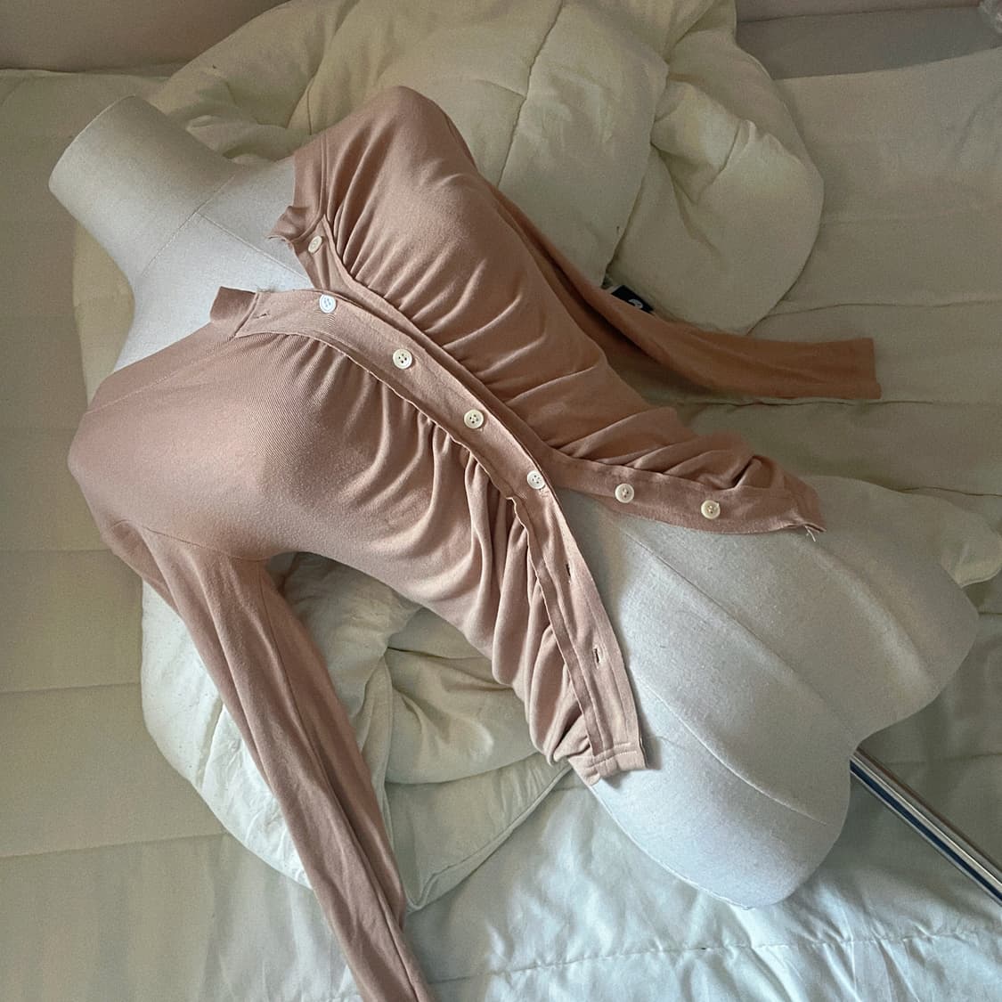 미젬므 슬림타잇티 셔링 긴팔 골지 긴팔 베이지 긴팔 상품이미지3