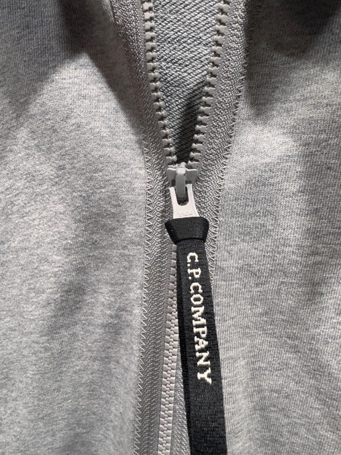 C.P. 컴퍼니 고글 후드 집업 상품이미지6